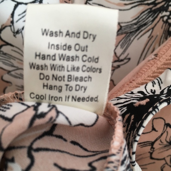 August Winds Romper Bell Sleeve Floral Pattern S - Picture 8 of 8